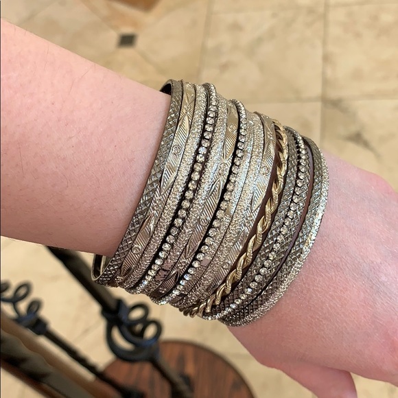 Jewelry - Gorgeous bungles bracelet set 16 pieces